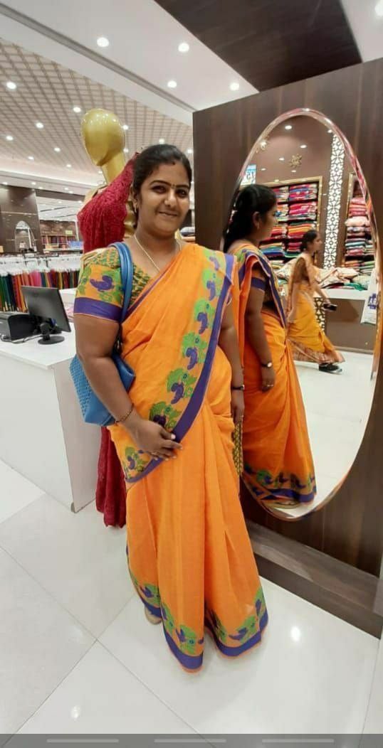 Chennai housewife boobs sucking by husband