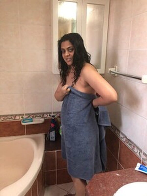 Kerala beautiful wife nude photos shared by husband