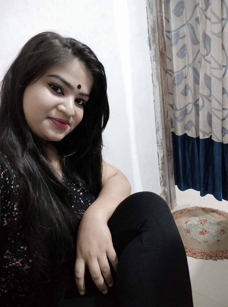 Chubby Indian housewife naked selfies for ex-lover