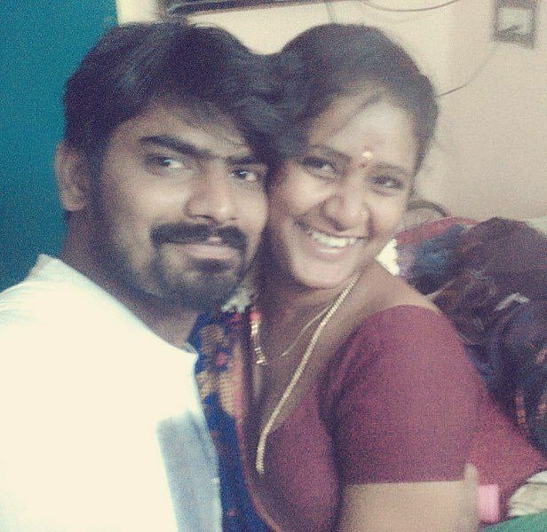 Tamil couple romance photos with nude show