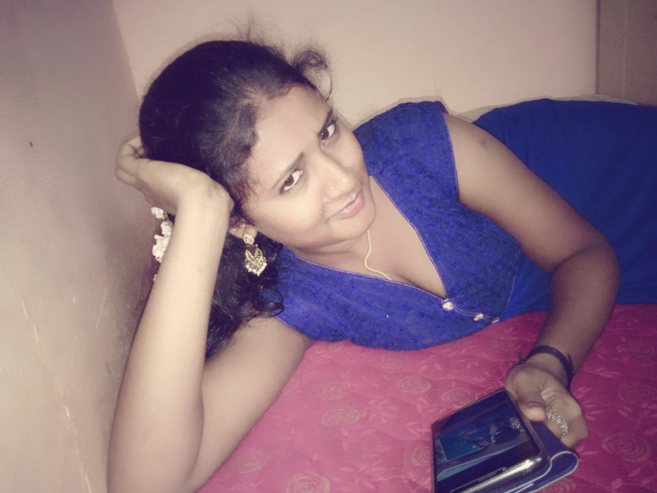 Tamil couple romance photos with nude show