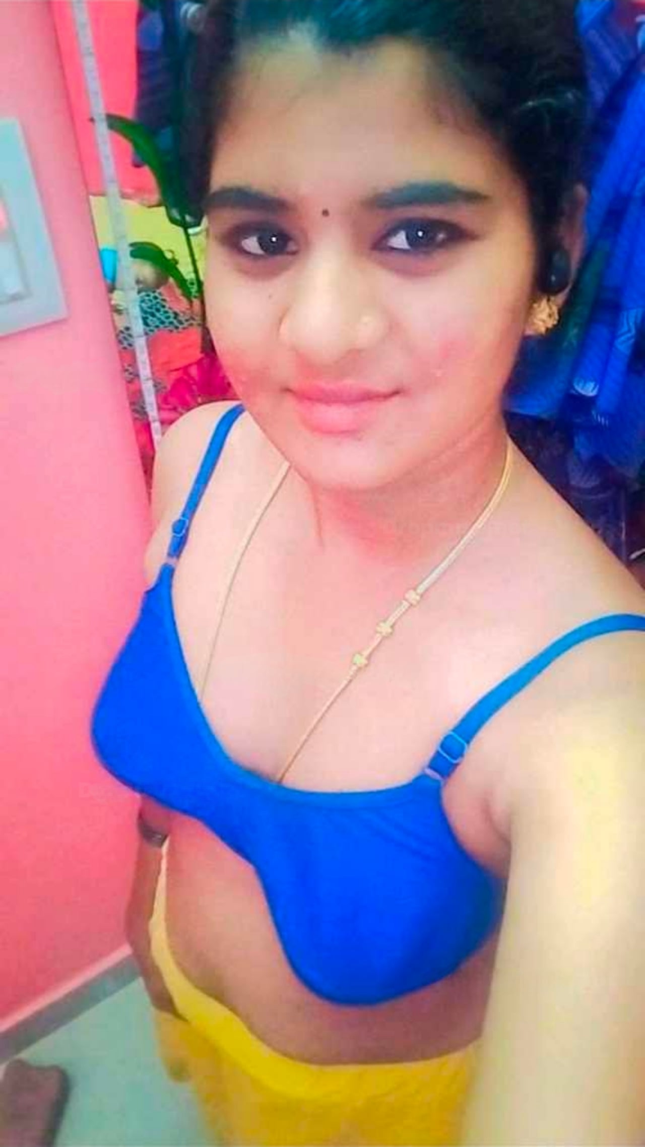 Kannada wife showing sharp boobs and hairy pussy