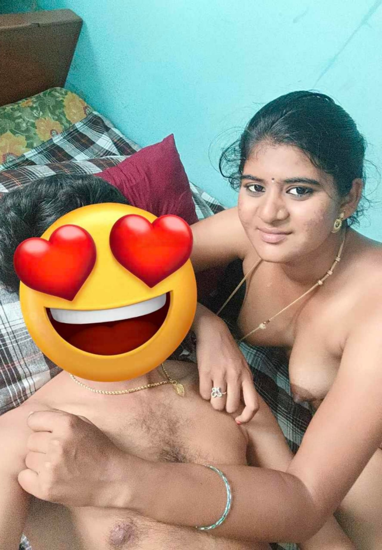 Kannada wife showing sharp boobs and hairy pussy