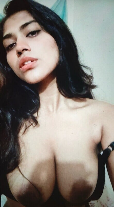 The cheating wife nude selfies for secret lover