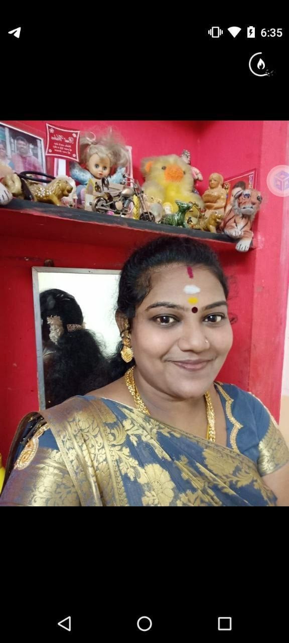 Unseen hot Tamil wife boobs showing leaked photos