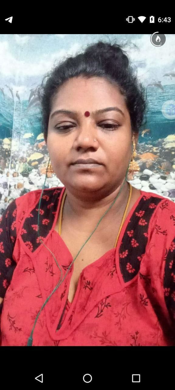 Unseen hot Tamil wife boobs showing leaked photos