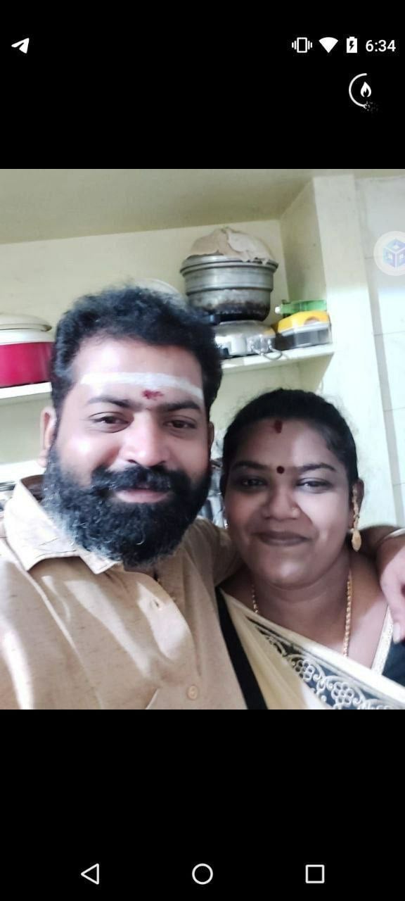 Unseen hot Tamil wife boobs showing leaked photos