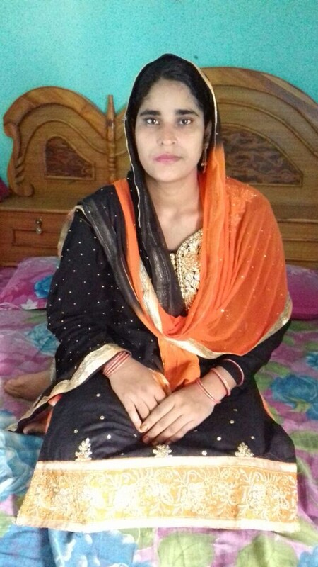 Mature aunty showing big boobs and nude