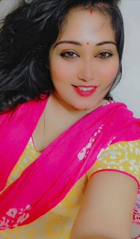 Sexy Bengali Boudi nude selfies for ex-lover