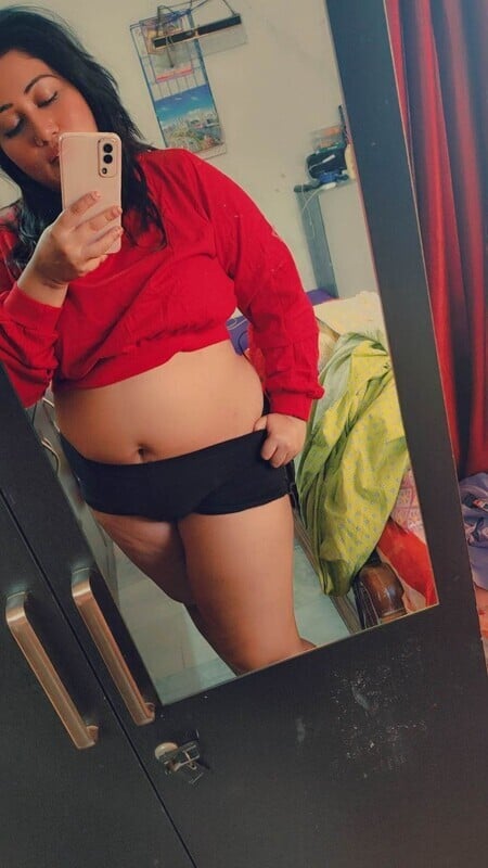 Sexy Bengali Boudi nude selfies for ex-lover