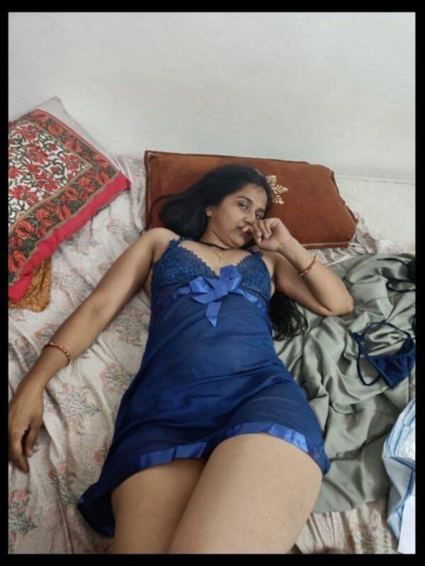 Sexy ass YouTuber wife naked for sex with husband