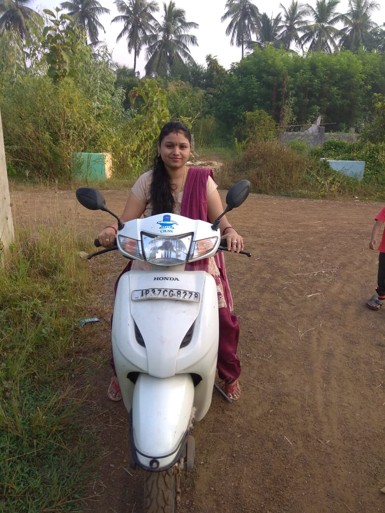 Mature Indian aunty big boobs showing pics