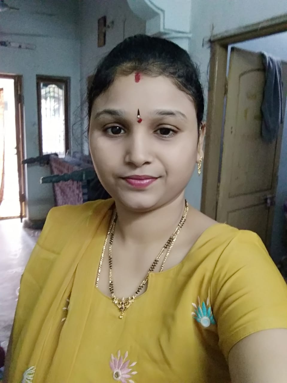 Mature Indian aunty big boobs showing pics