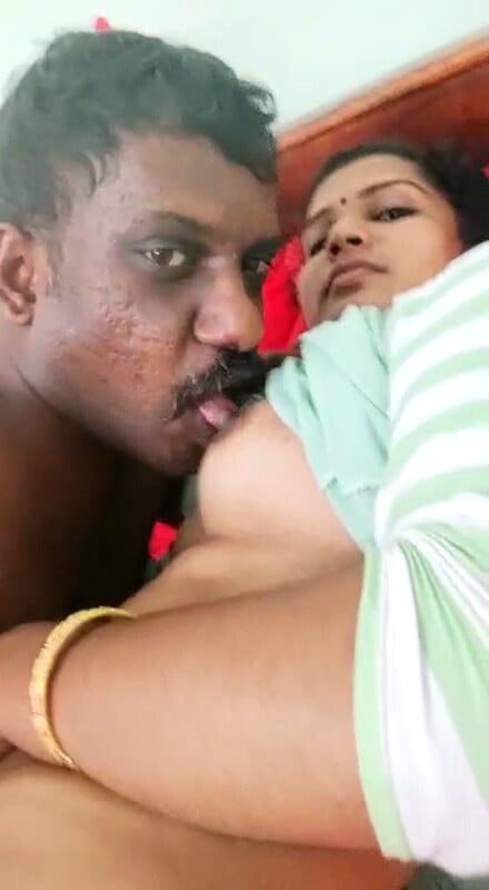 Newly married mallu wife nude honeymoon photos