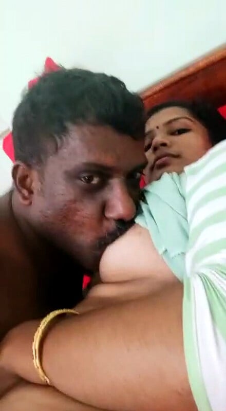 Newly married mallu wife nude honeymoon photos