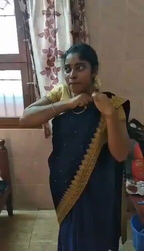 Mallu wife stripping saree and boob feed