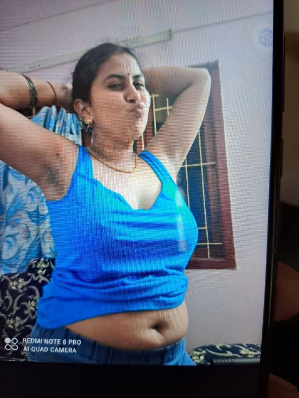 Tamil wife big boobs and big ass exposed
