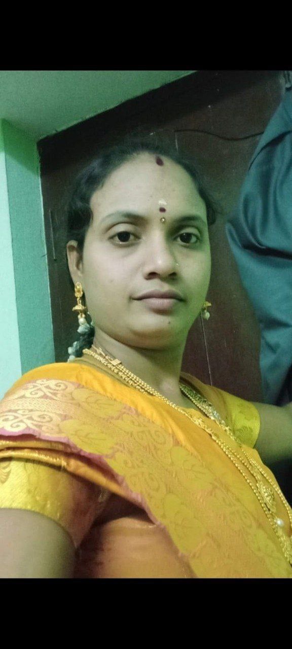 Tamil wife dress change photos taken by husband