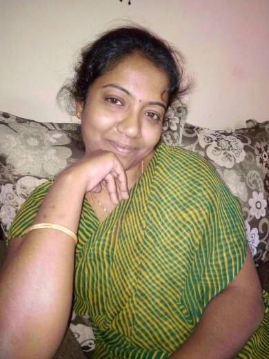 Tamil wife boobs show during sleep and sexy pics