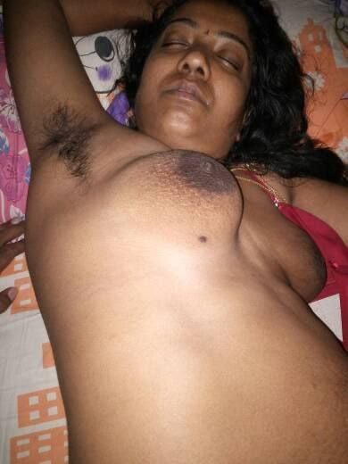 Tamil wife boobs show during sleep and sexy pics