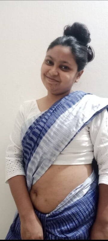 Slutty wife nude posing and writings on sexy body