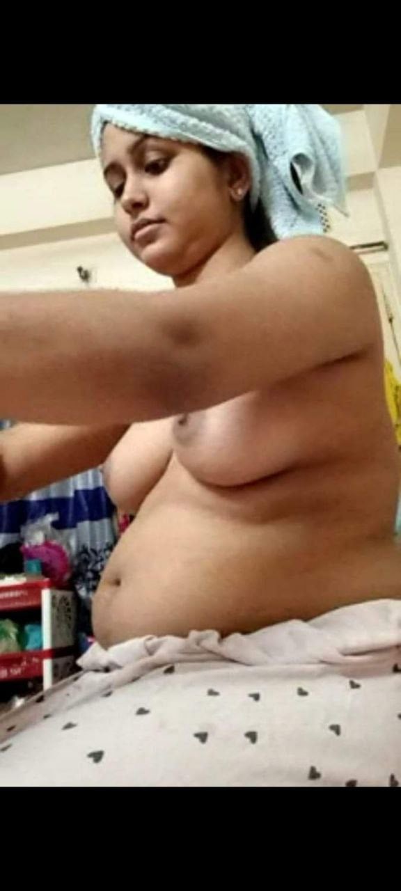 Sexy wife naked pleasing photos for husband