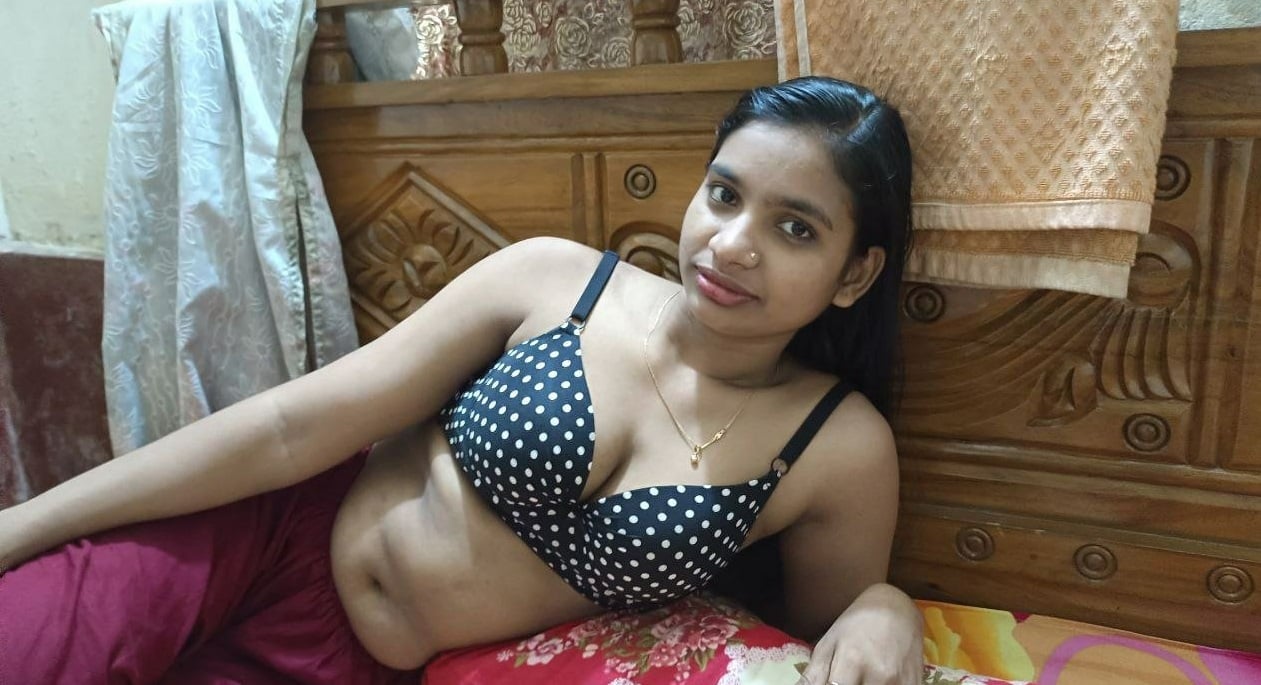 Newly married wife nude boobs teasing hubby photos