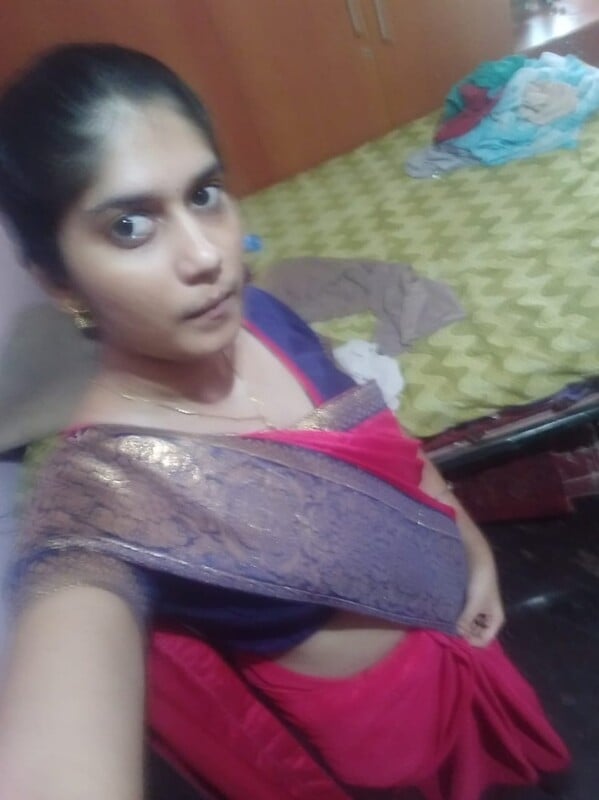 Tamil wife showing private body parts photos
