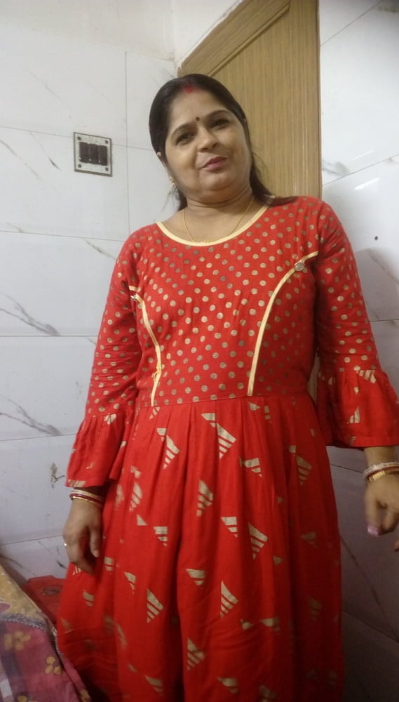 MILF naked blowjob and doggy fucking with husband