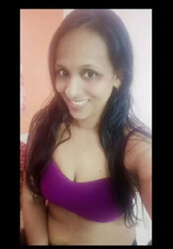 Chennai IT HR topless boobs showing pics