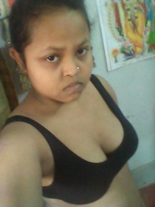 Chubby Indian girlfriend nude posing photos