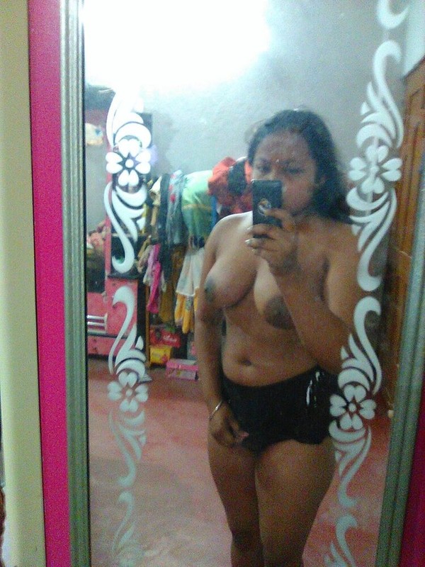 Chubby Indian girlfriend nude posing photos