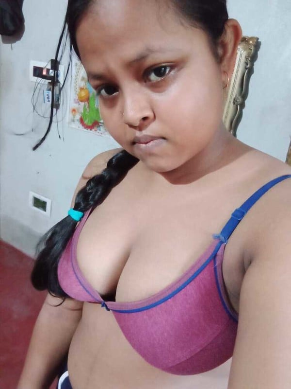 Chubby Indian girlfriend nude posing photos