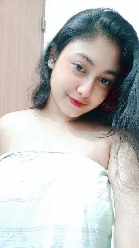 Desi beautiful girl complete nude collection