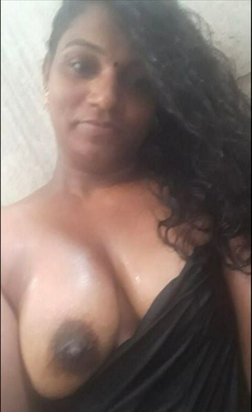 Tamil wife stripping saree and showing nude body curves