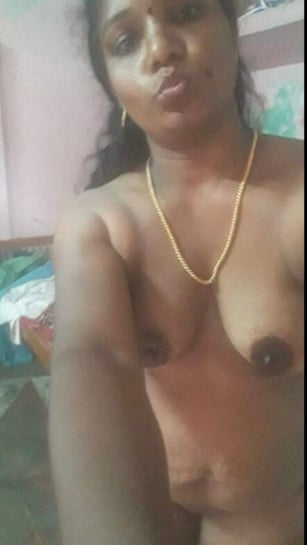 Tamil wife stripping saree and showing nude body curves