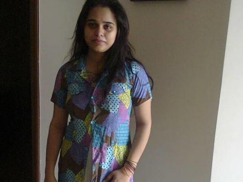 Girlfriend from New Delhi showing firm boobs