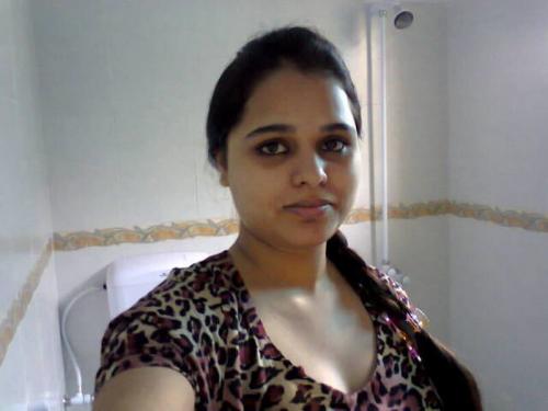 Girlfriend from New Delhi showing firm boobs