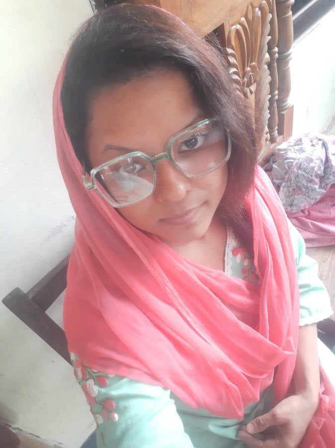 Desi girl nude bathing and big boobs flaunt