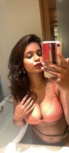 Classy Indian girl showing huge milk tankers