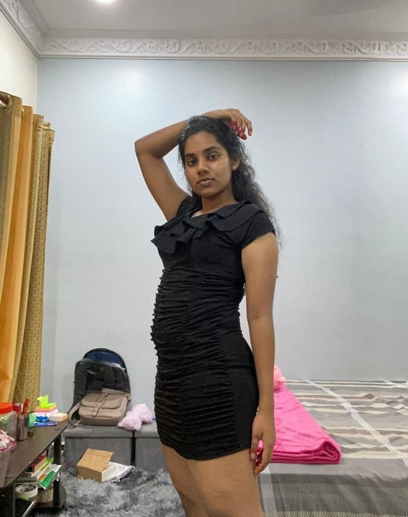 Adorable Tamil girl nude solo pics for boyfriend
