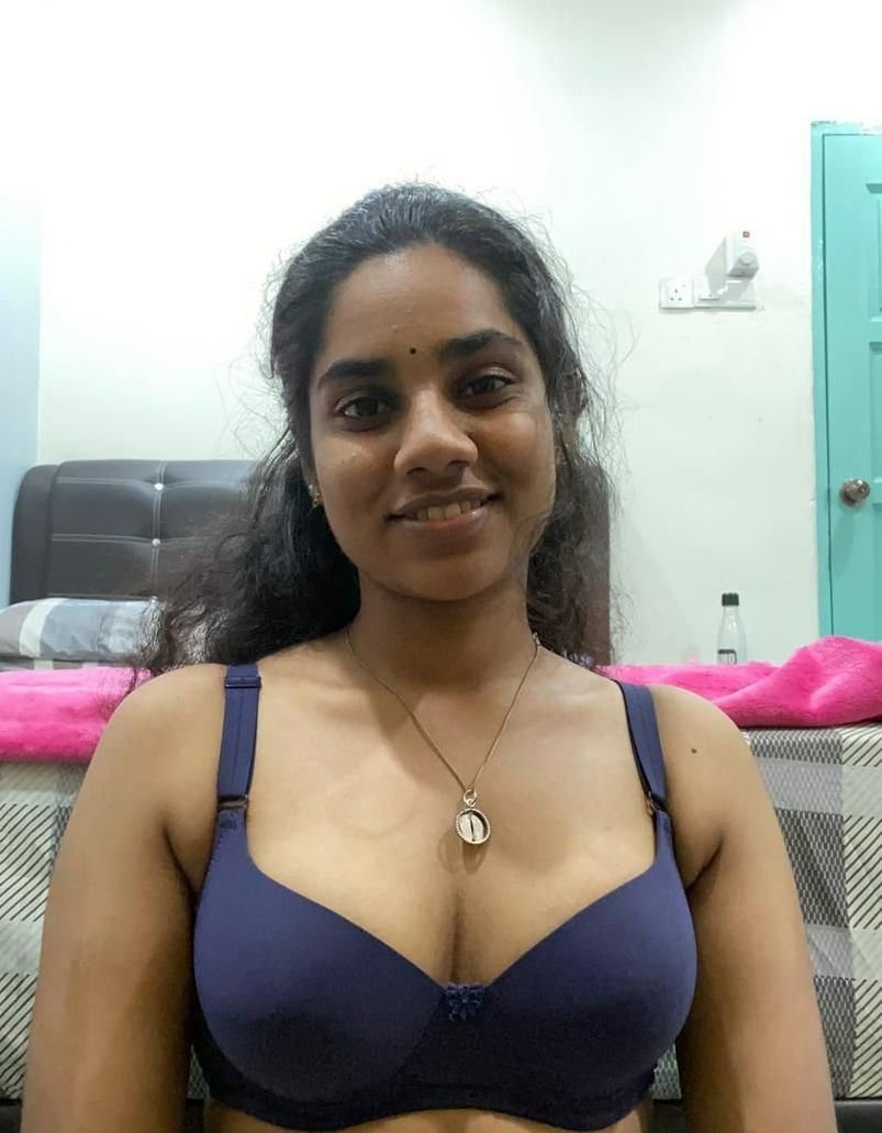 Adorable Tamil girl nude solo pics for boyfriend