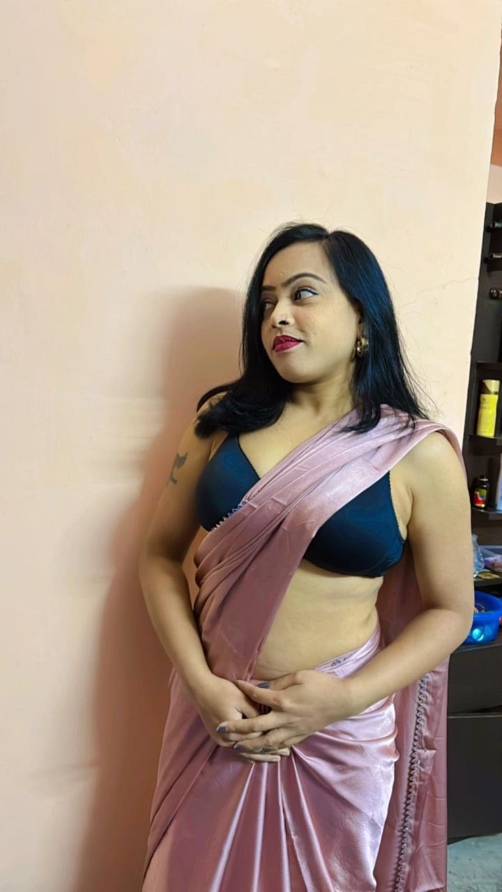 Gorgeous Indian escort girl nude sex with client