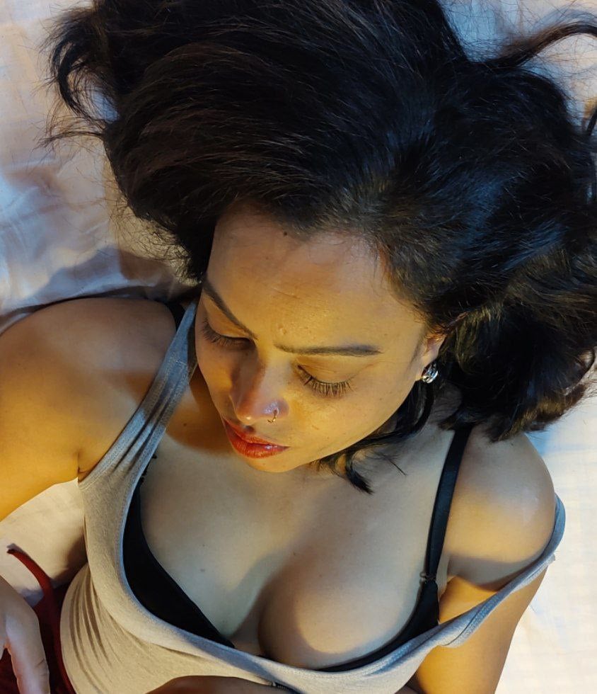 Gorgeous Indian escort girl nude sex with client