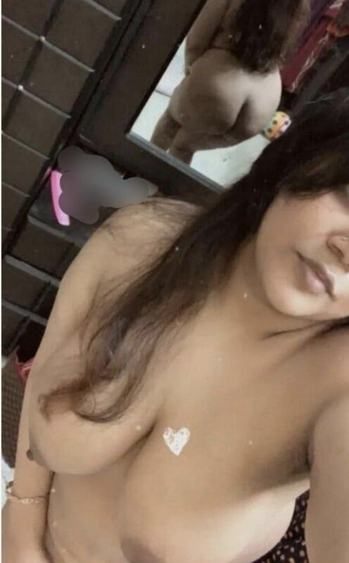 Bubbly Indian girlfriend naked viral photos live