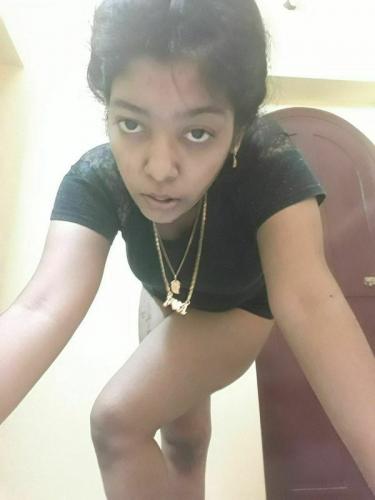 Indian cute girlfriend topless photos release