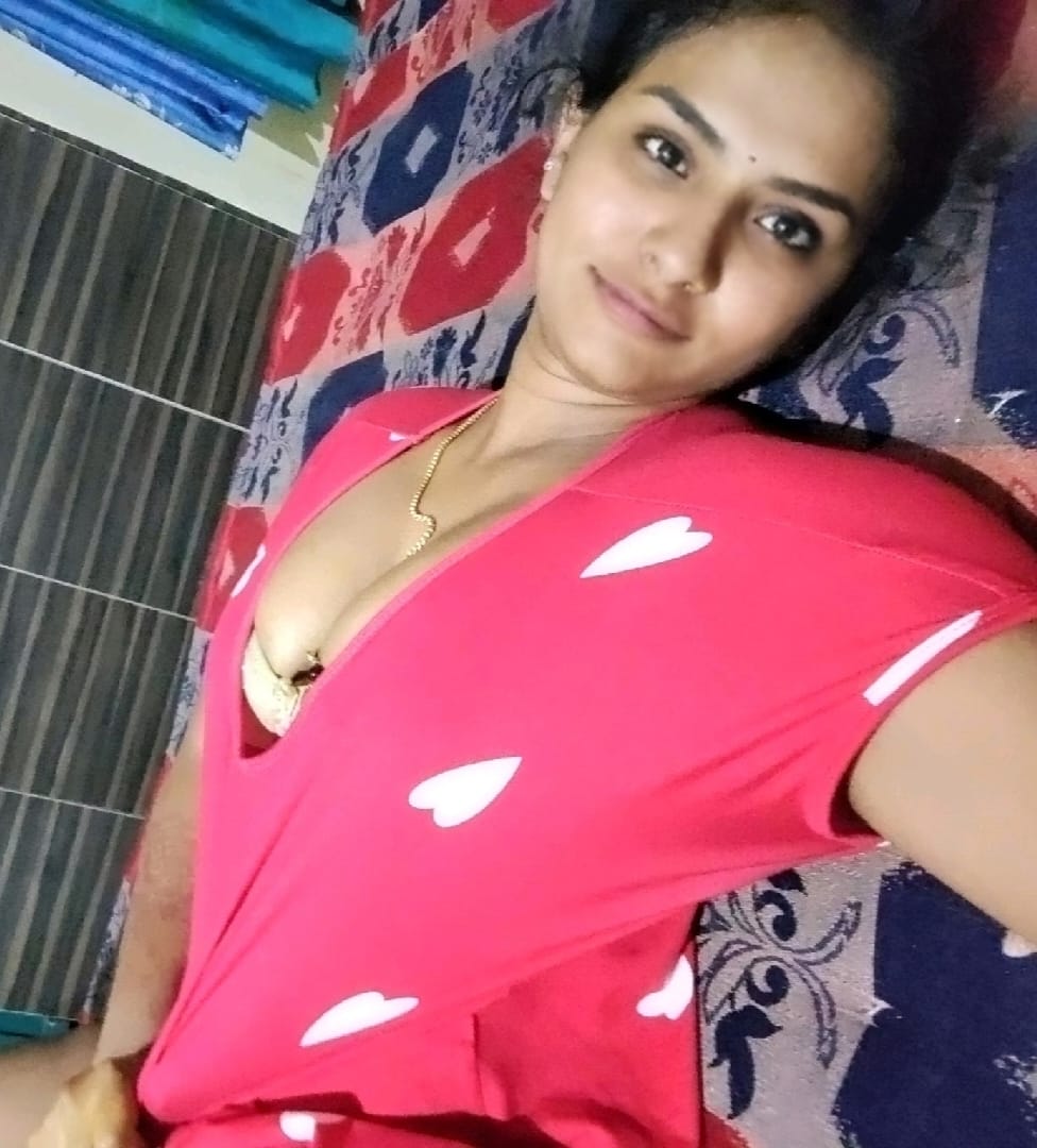 Erotica naked Indian girl with big ass in sex mood