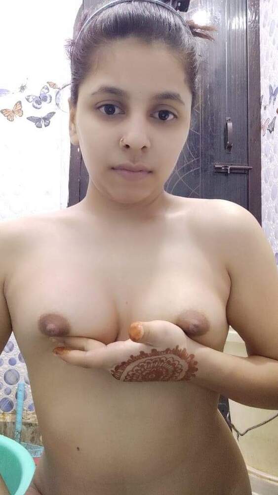Indian dental clinic receptionist nude selfies