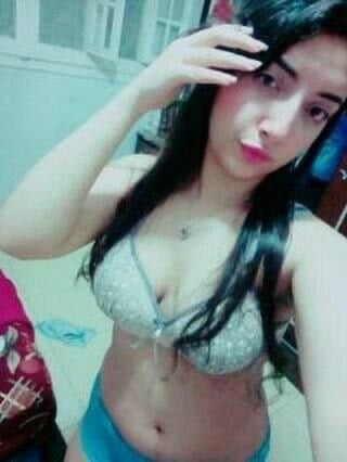 Cute Indian bathing girl private body parts show