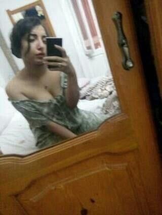 Cute Indian bathing girl private body parts show